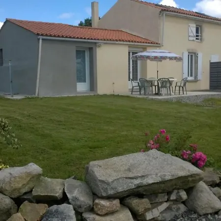 Maison Renovee A La Campagne Avec Terrasse, Connexion Wifi Incluse - Fr-1-426-288 Les Clouzeaux