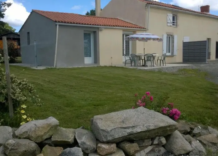 Maison Renovee A La Campagne Avec Terrasse, Connexion Wifi Incluse - Fr-1-426-288 Les Clouzeaux