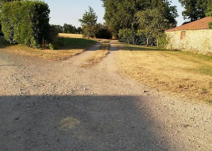 Maison Renovee A La Campagne Avec Terrasse, Connexion Wifi Incluse - Fr-1-426-288 * Les Clouzeaux